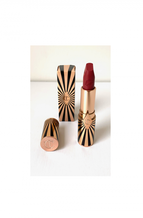 Charlotte Tilbury. Hot Lips 2. Amazing amal