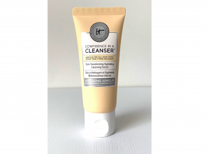 It Cosmetics. Confidence in a Cleanser