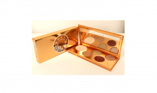 Face palette. Becca.