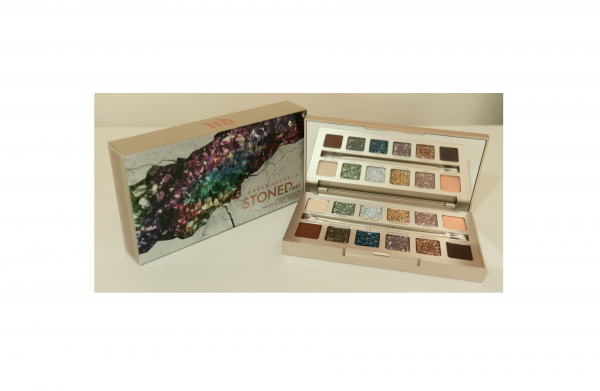 Stoned Vibes Eyeshadow Palette. Urban Decay.