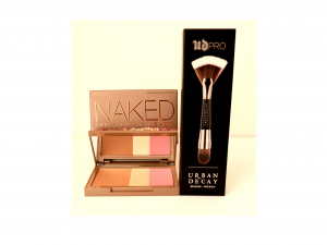 Stay Naked Threesome Bronzer, Highlighter, Blush + Brocha doble. Urban Decay