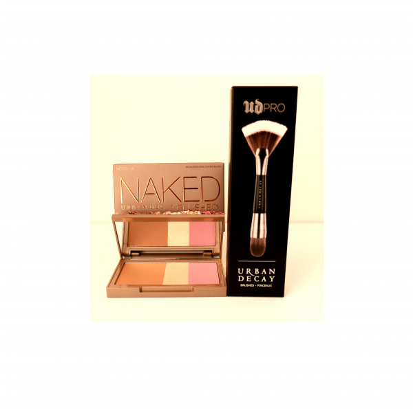 Stay Naked Threesome Bronzer, Highlighter, Blush + Brocha doble. Urban Decay