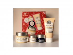 Confidence 4-Piece Anti-Aging Skincare Set. It Cosmetics.