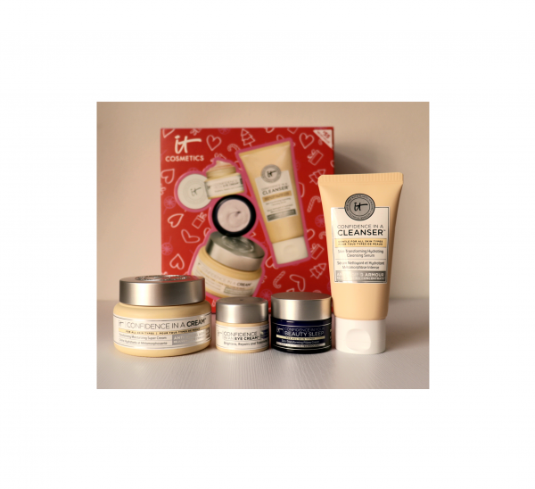 Confidence 4-Piece Anti-Aging Skincare Set. It Cosmetics.